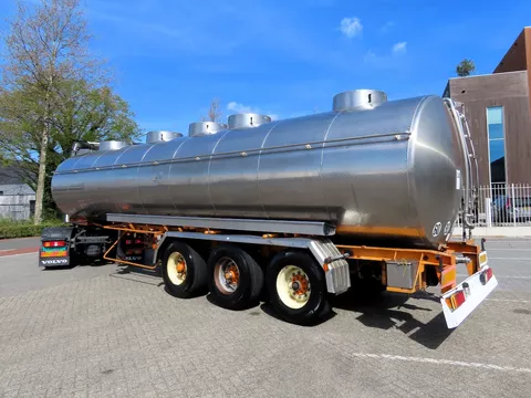 Magyar 5 compartments, 32500L FOOD, air susp, (5 DIFFERENT PRODUCTS) !!